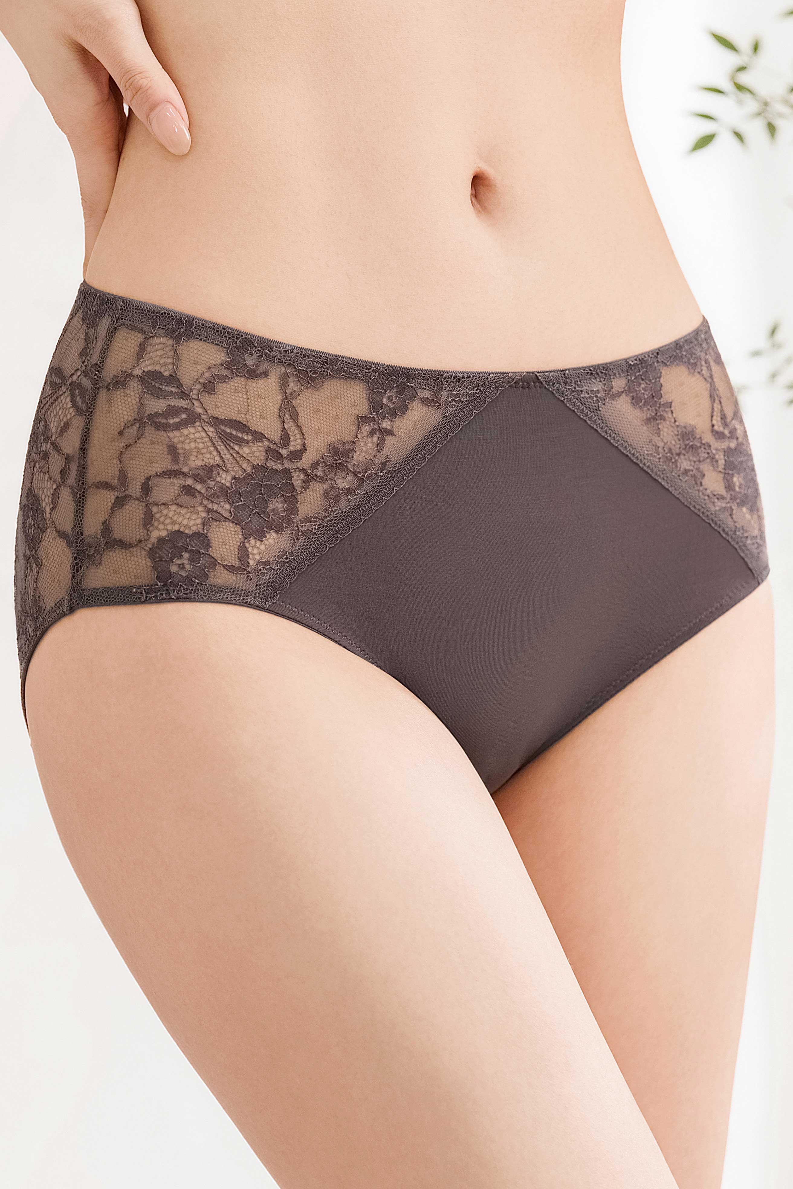 【Glow-up Magic】深V集中・機能J型軟鋼圈高包覆玻尿酸美胸內衣褲套裝